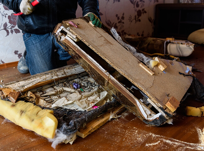 expert junk furniture removal in Portland, OR